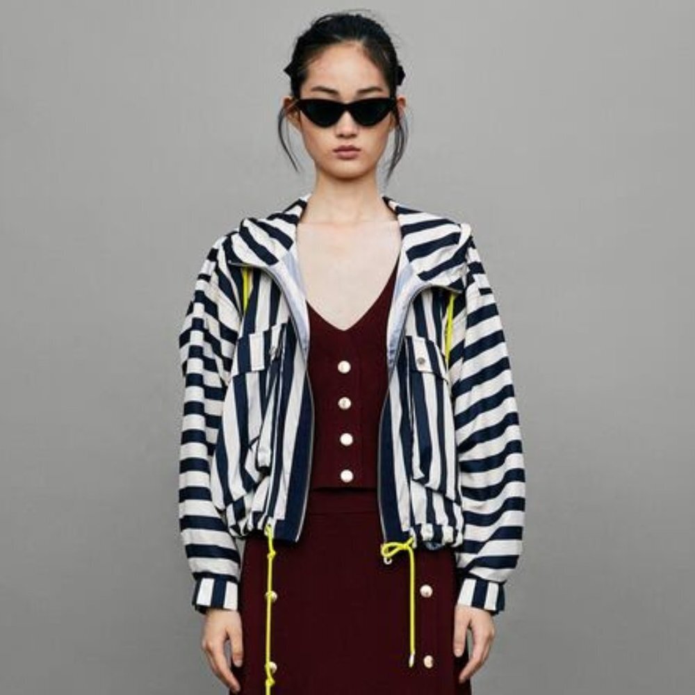 ZARA JACKET WITH CONTRASTING DRAWSTRINGS SZ M